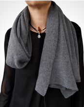 Įkelti vaizdą į galerijos rodinį, Pilkas su angora